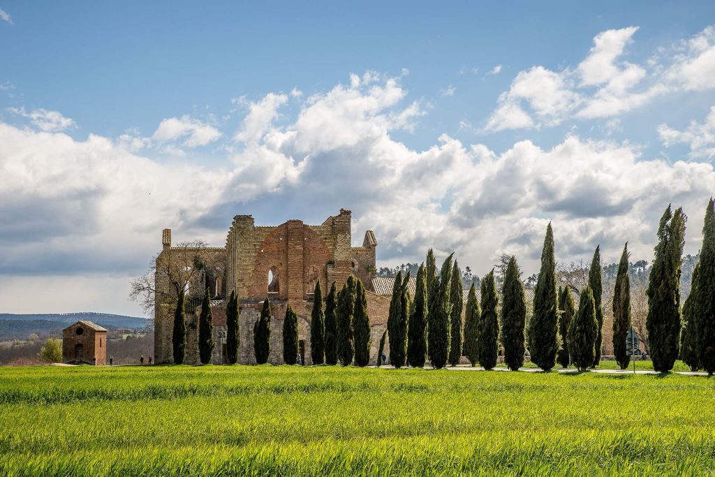 panoramic view of Abbazia San Galgano's ruines