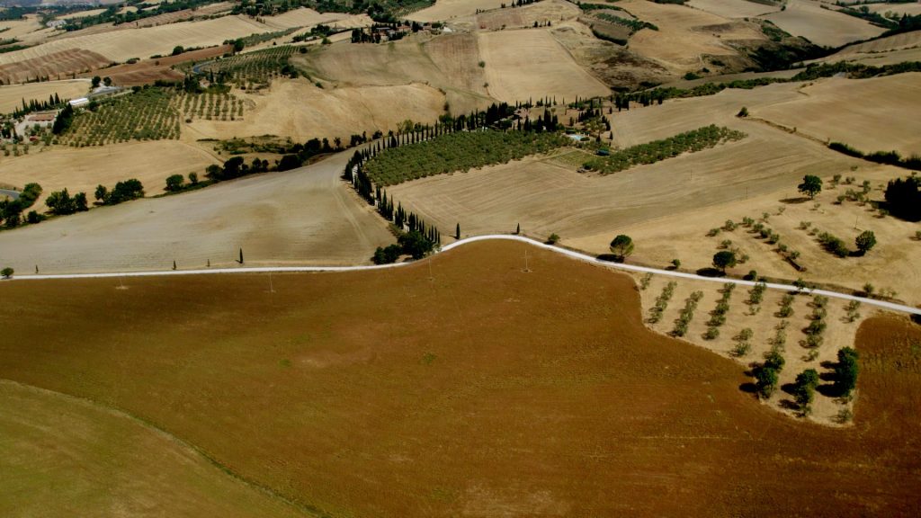 road among the tuscan hills