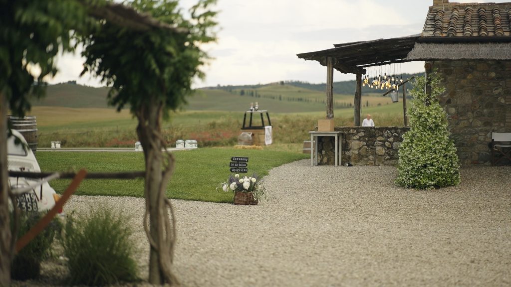 view of the Val d'Orcia in Tuscany from the Destination Wedding Venue Locanda in Tuscany